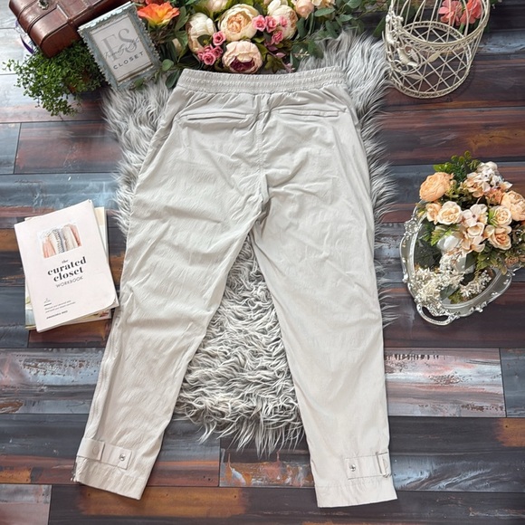 Athleta Trekkie Belted Khaki Utility Hiking Pants, 10 - Picture 11 of 12